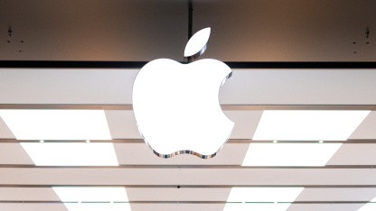 (g+) Consumer Tech: Apple’s Camera-Equipped AirPods Reach Late Testing in AI Device Push