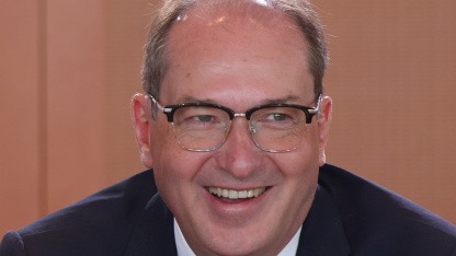 Gesetzentwurf zu Cybersicherheit: Dobrindt definiert sich Hackbacks um