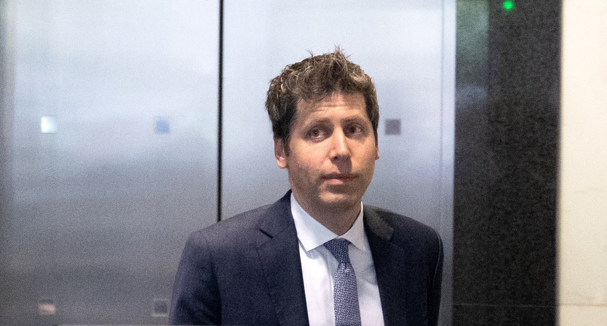 Memes on his phone! Sam Altmans trial testimony takes a turn