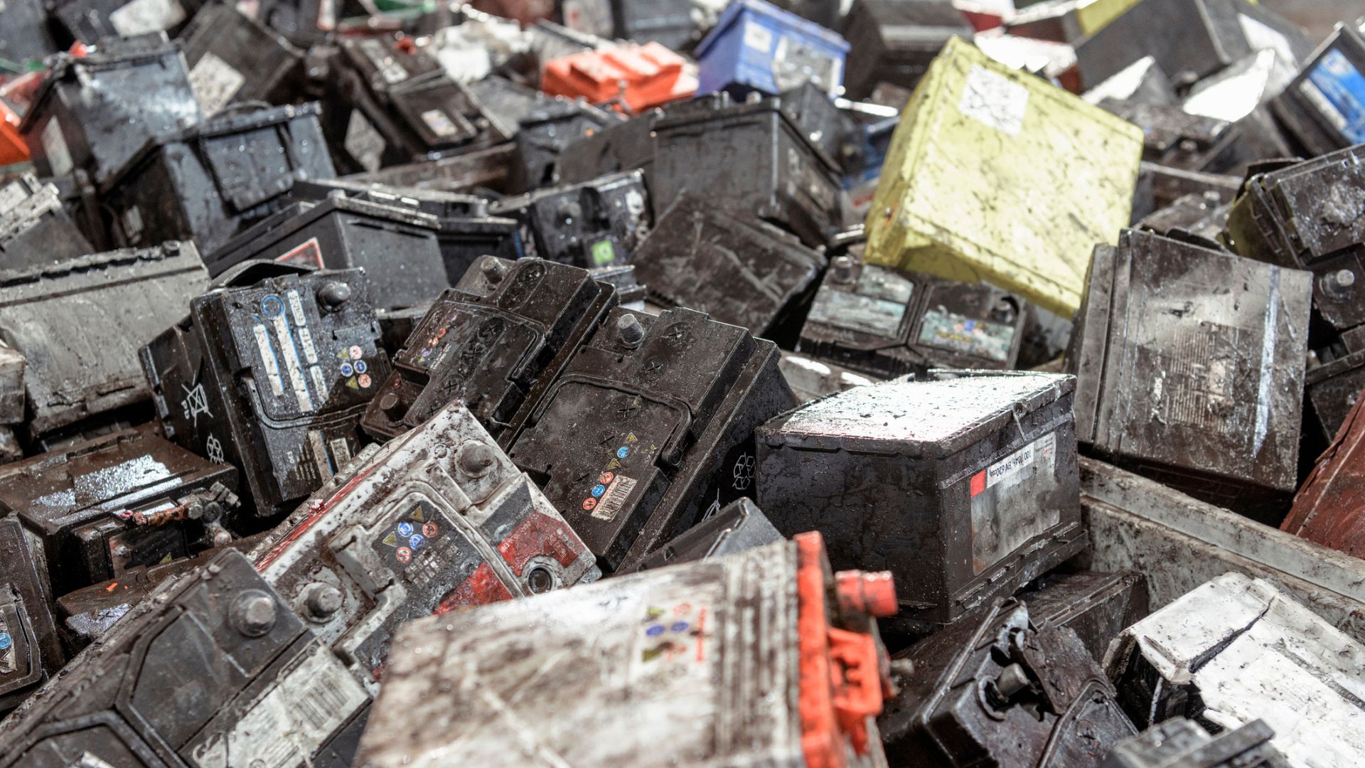 Modular tech recovers critical metals from 550 pounds of EV battery waste per hour