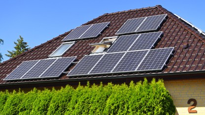 Netzentgelte: Zusatzgebühr für Solaranlagenbesitzer ist sozial sinnvoll
