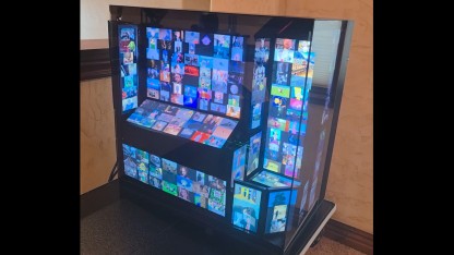 Skuriller Casemod: Gaming-PC zeigt 15.000 GIFs auf 13 Displays an