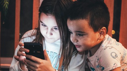 Smartphones und Kinder: Bildungsexperten fordern Social Media-Verbot an Grundschulen