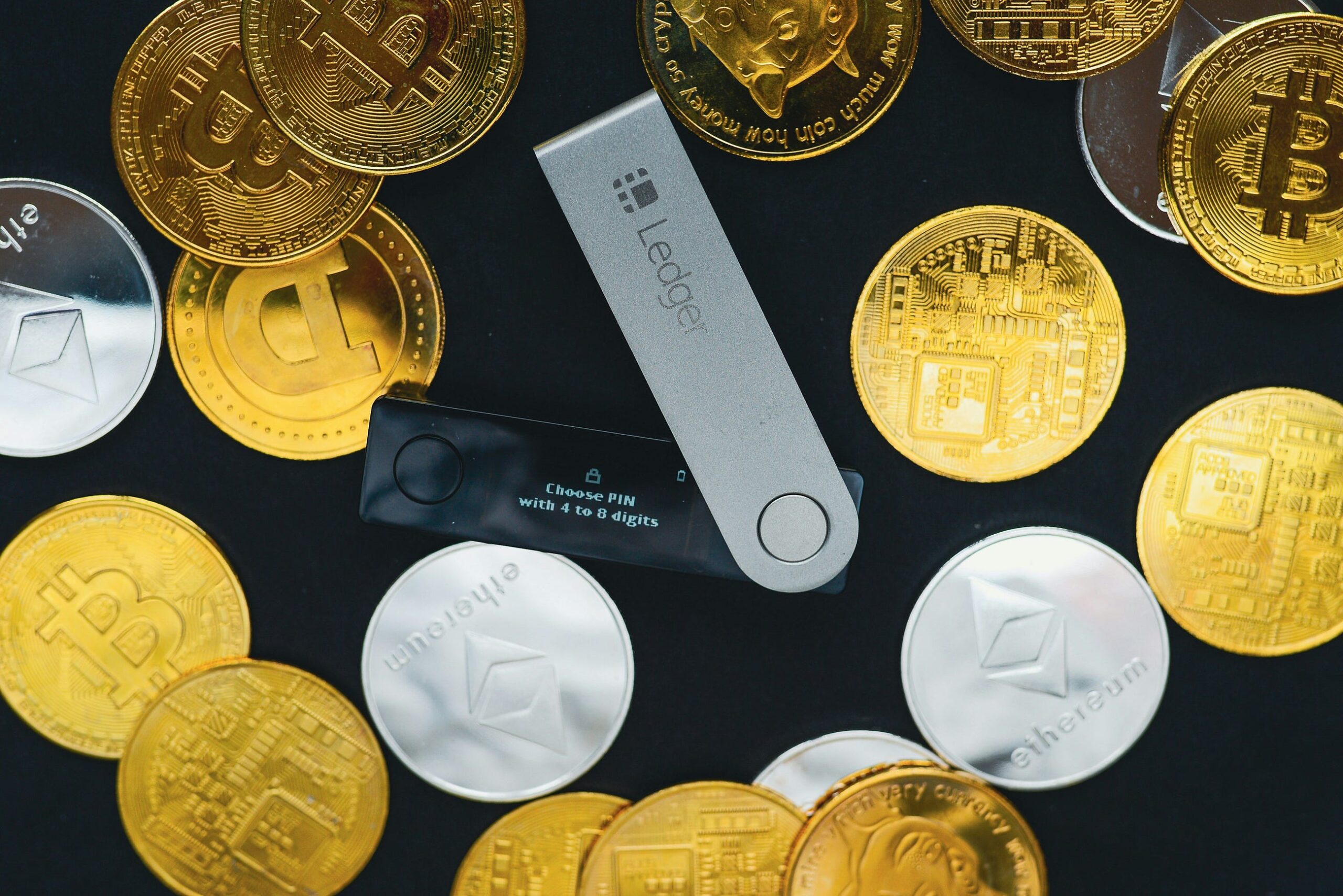 TOP 7 Best Hardware Wallets in 2026 — Ranked by Security and Privacy (Prices for You)