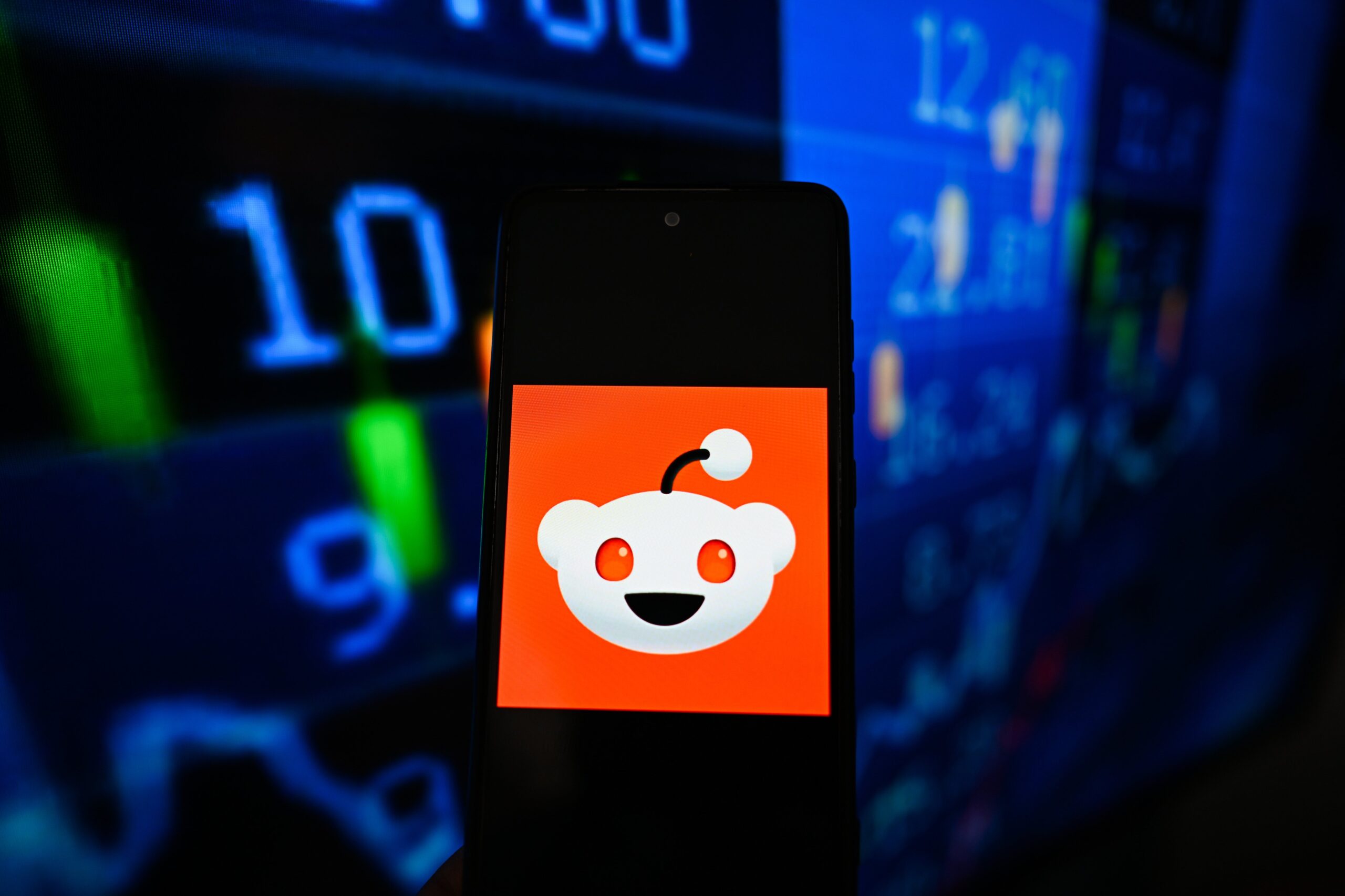 AI is fueling Reddits spam problem