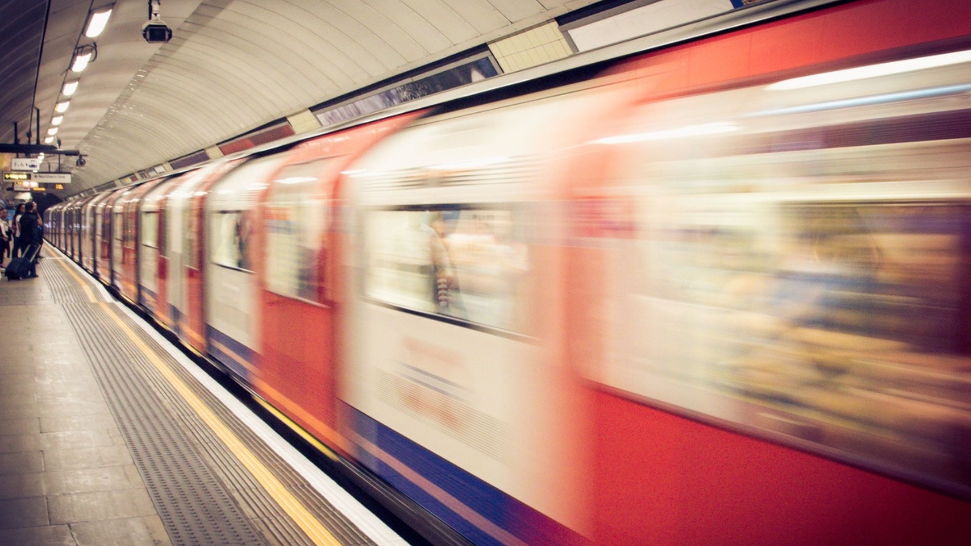 AI-powered train monitoring system can reduce peak hour congestions in UK rail