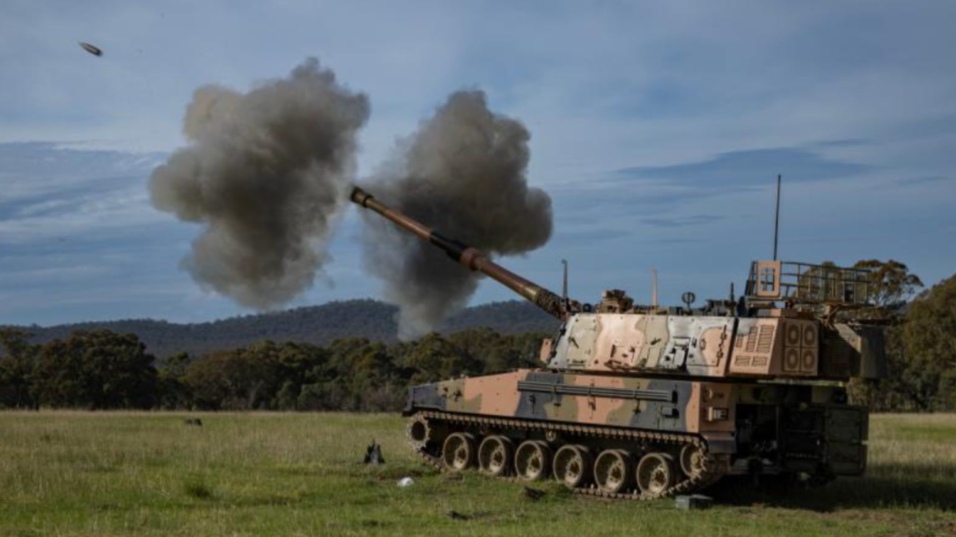 Australia fires domestically made AS9 howitzers designed for 25-mile rapid strikes