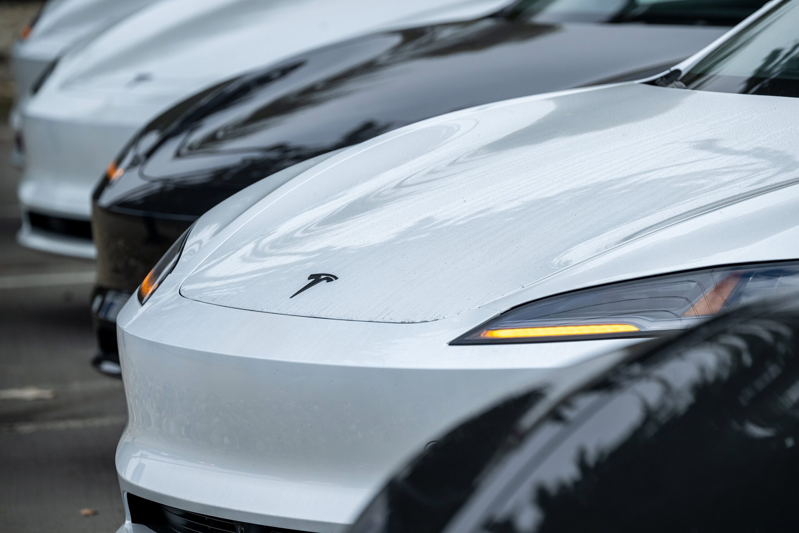 Autopiloted Tesla reportedly involved in Texas crash that killed a woman