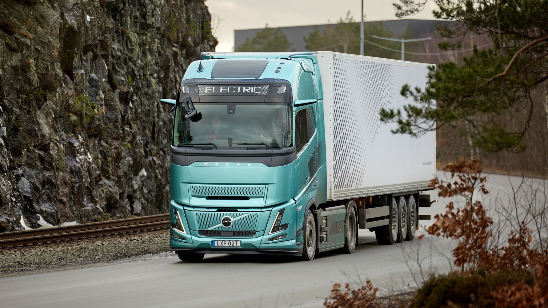 China tests sodium battery truck for 9,300 miles in extreme weather conditions