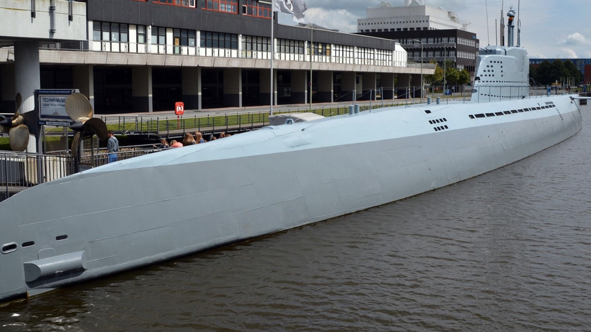 Cutting-edge uncrewed underwater vessels with advanced weapons to boost warfighting readiness