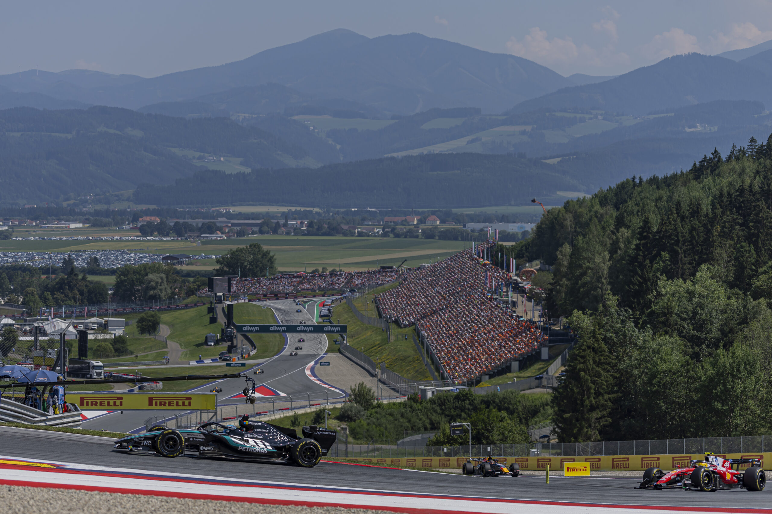 F1 in Austria: Starts off exciting, then goes the opposite way