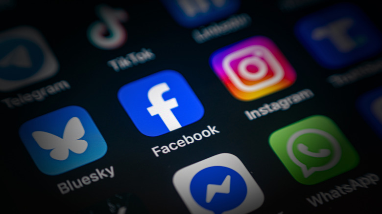 Facebook and Instagram appear to be down