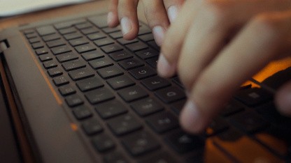 Fedora: Mysteriöser KI-Agent bei Sabotageversuchen erwischt