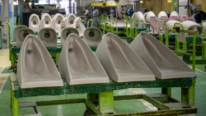(g+) Technology: Toilet Maker Toto Hikes Capex to Meet AI Demand for Its Ceramics