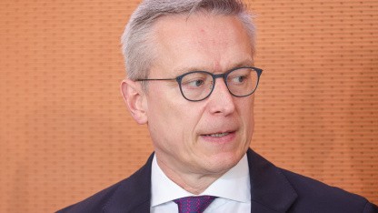 KI-Einsatz nicht kenntlich gemacht: Handelsblatt entfernt KI-Gastbeitrag von Karsten Wildberger