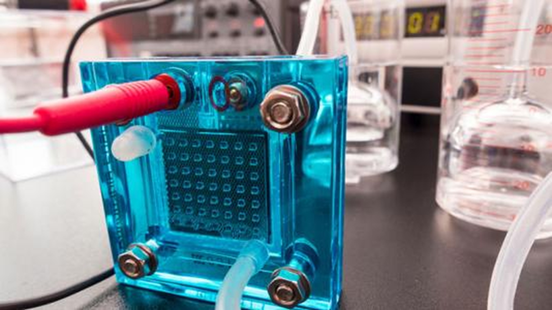 New catalyst strategy boosts key battery and fuel-cell reaction from 12% to 52%