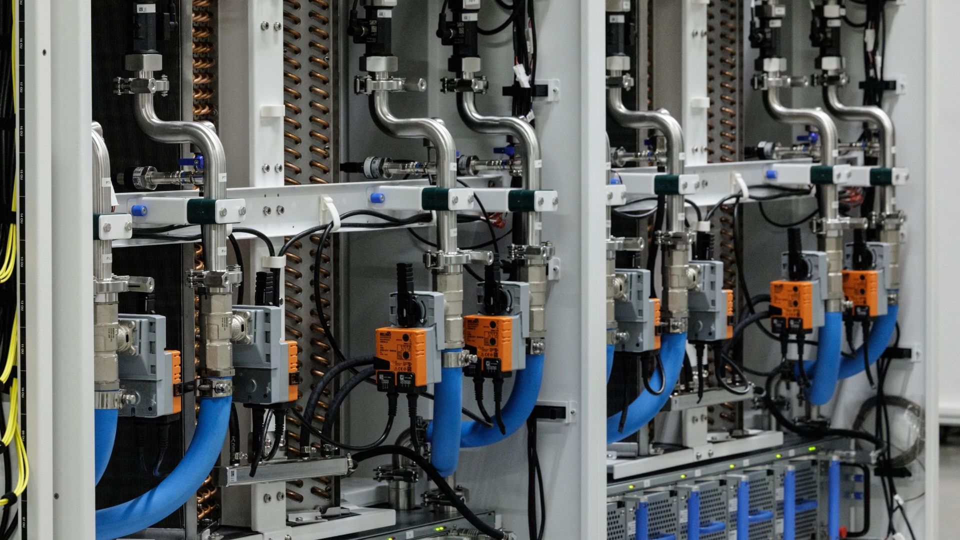 New cost-effective internal cooling solution solves semiconductor chip overheating