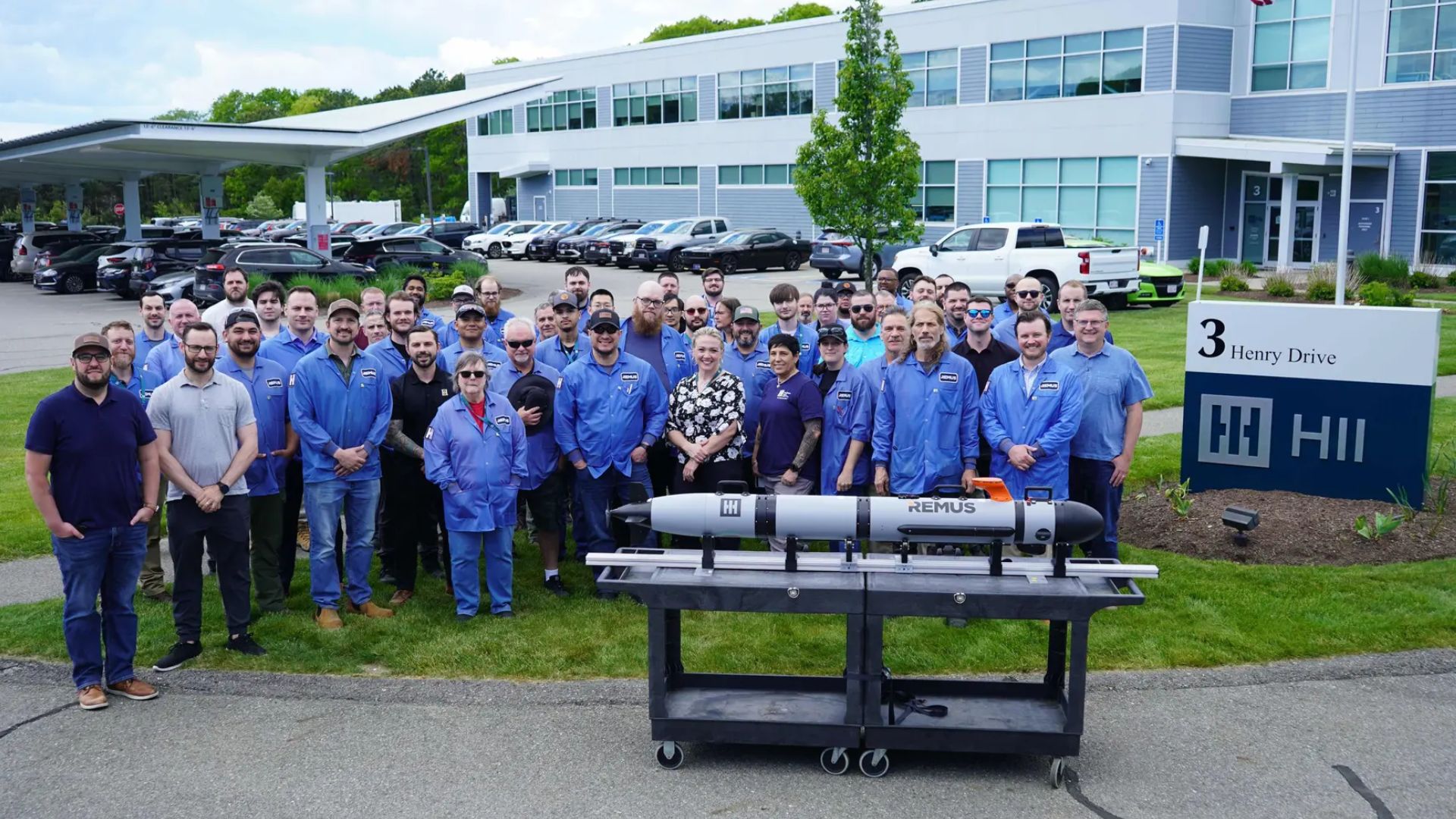 New mini submarine-like drone from HII can dive 328 feet deep with 10 hour battery life