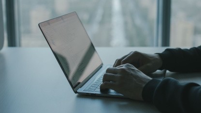 Nutzerbeschwerden: Outlook-Bug macht E-Mail-Verläufe kaputt