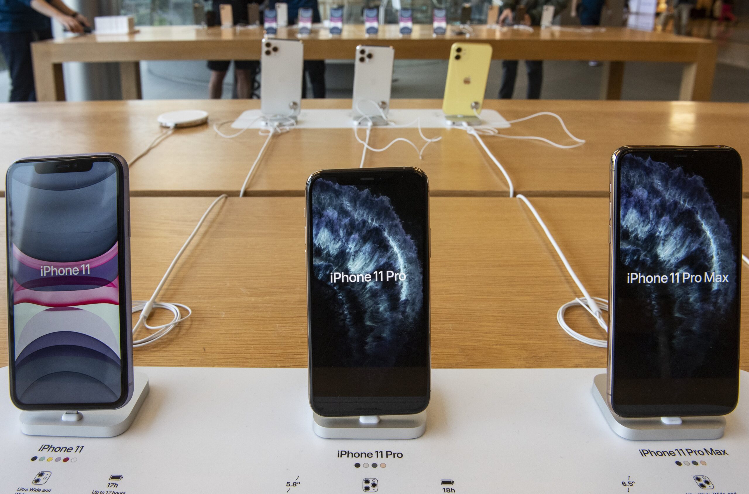 Older iPhones are vulnerable to a flaw Apple likely can’t fix