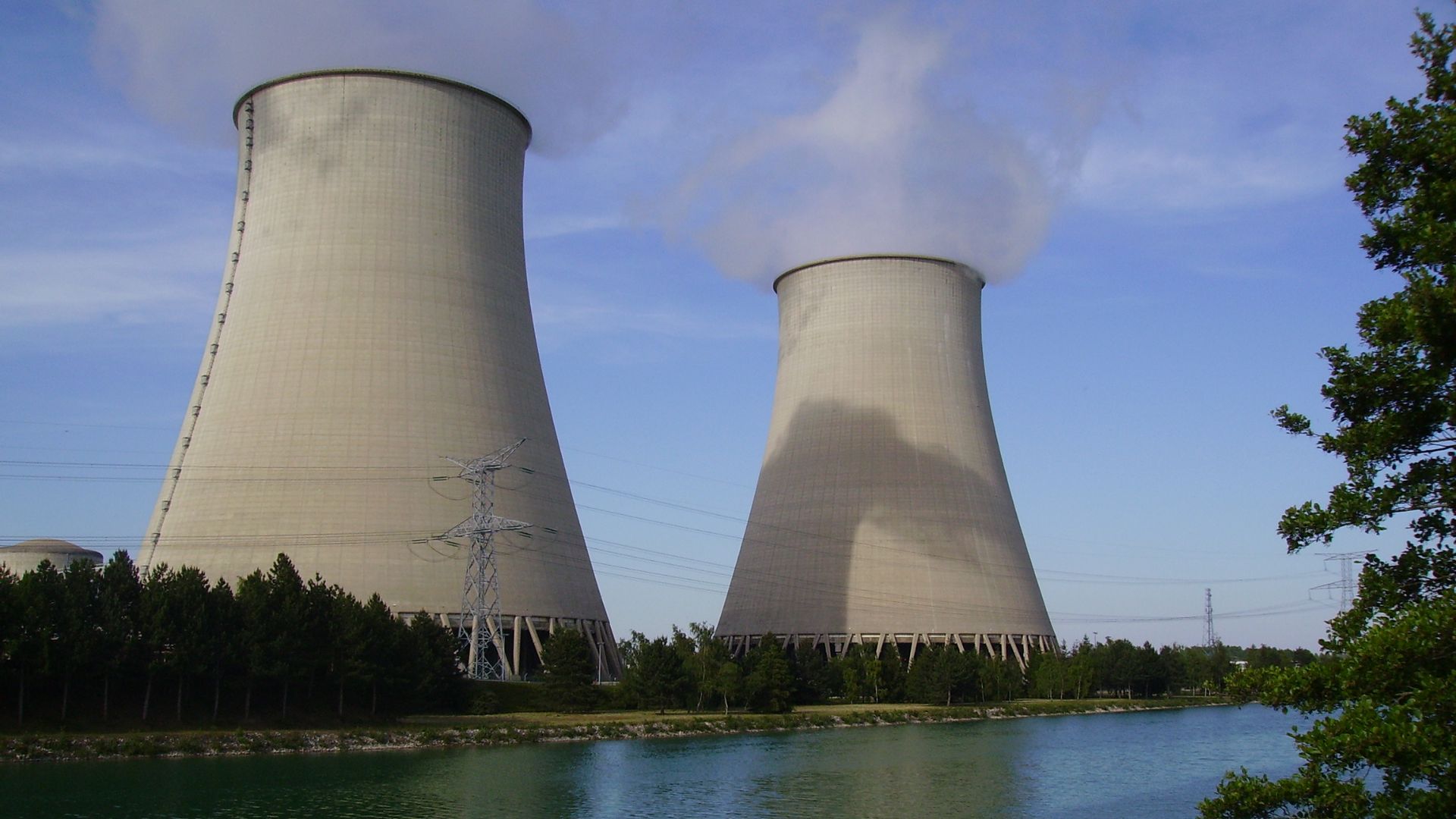 Powerful nuclear reactors taken offline as France faces record heatwave
