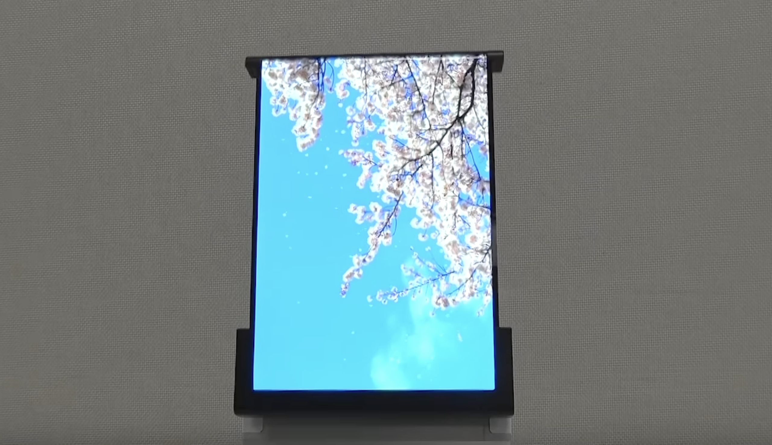 Samsung working on phone with rollable screen, report claims