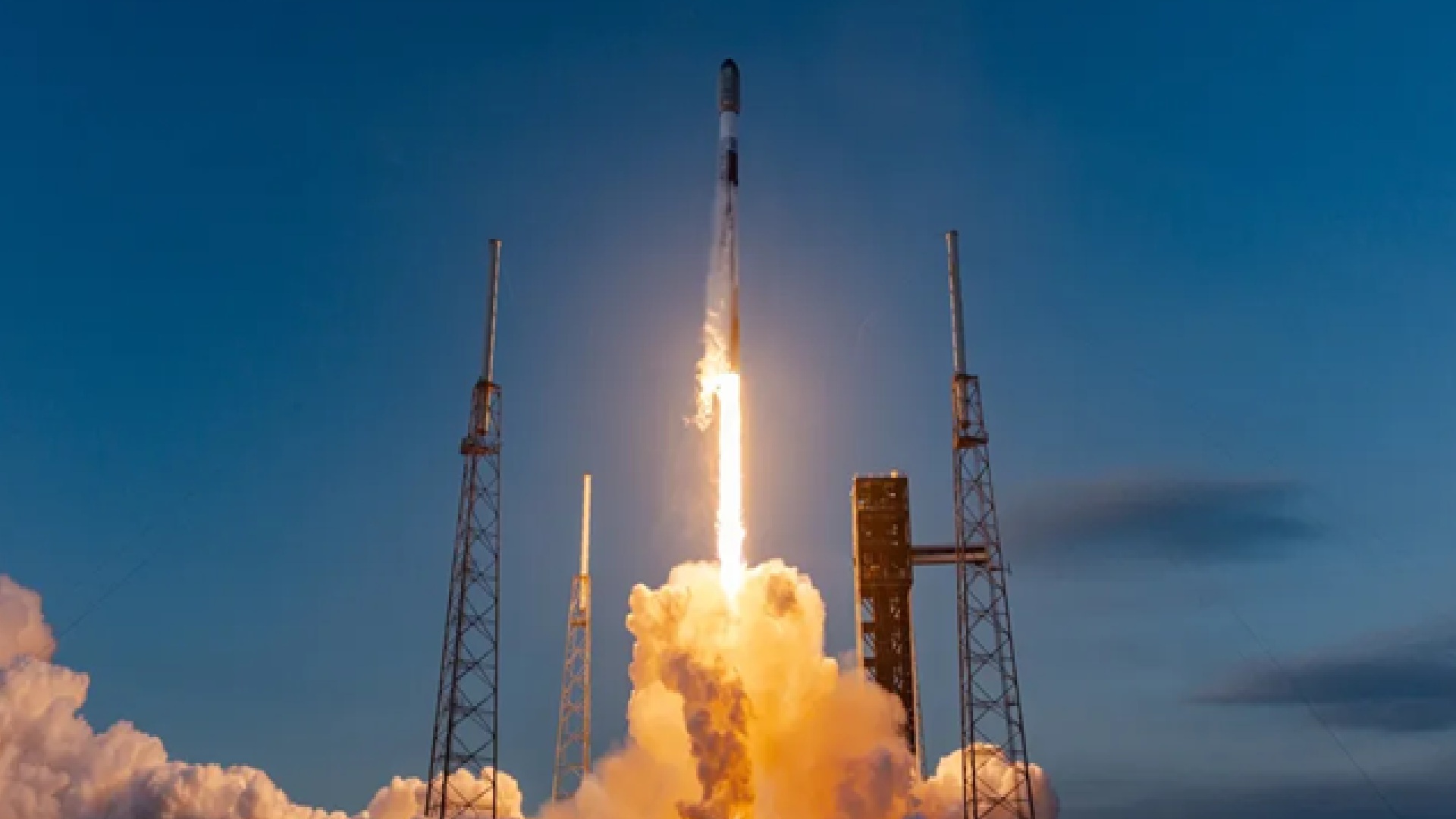 SpaceX secretly launches Starfall, a 10.2-ft disk return capsule for microgravity cargo