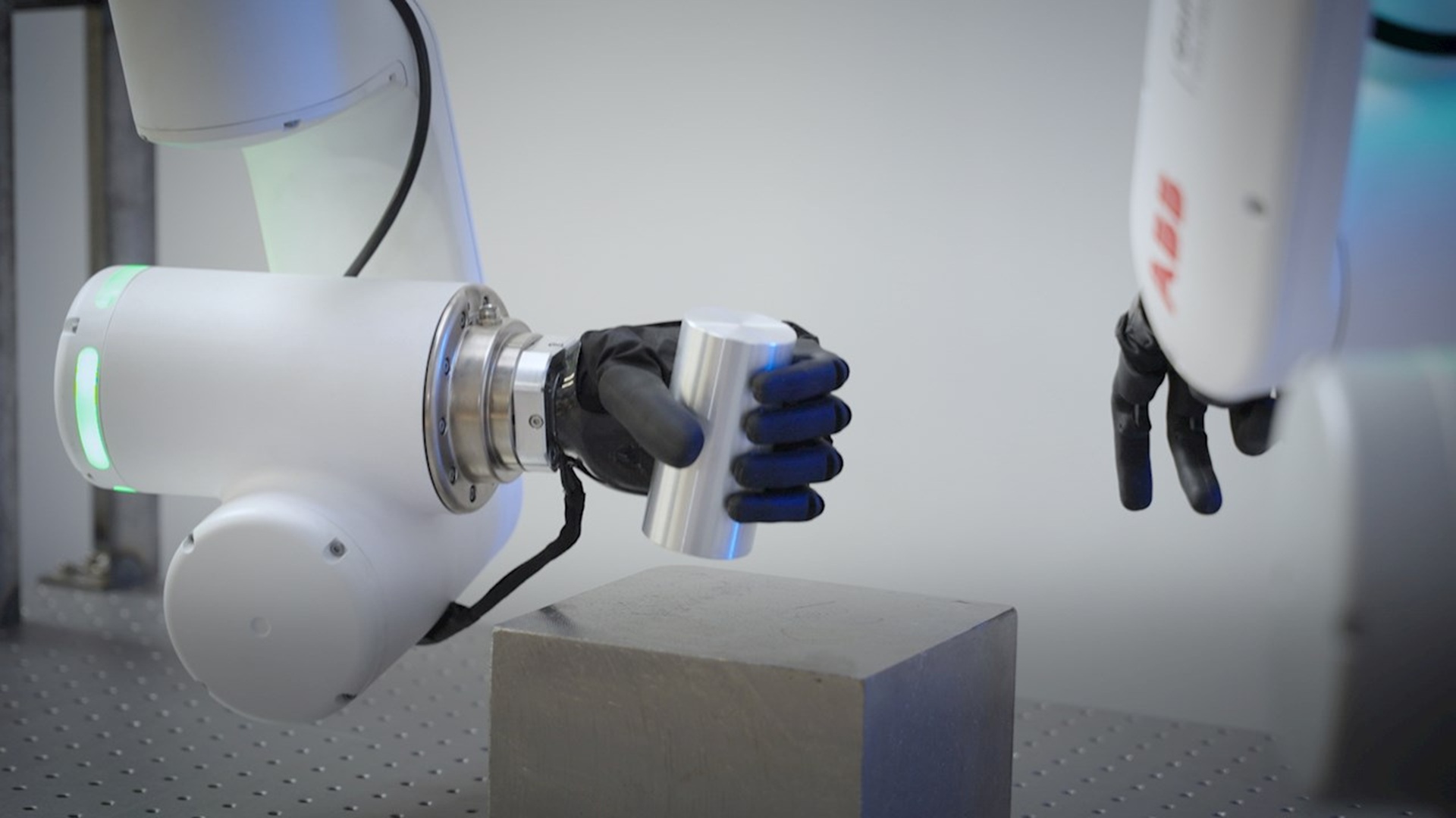 Tactile learning loop: How human touch data teaches robots to handle eggs