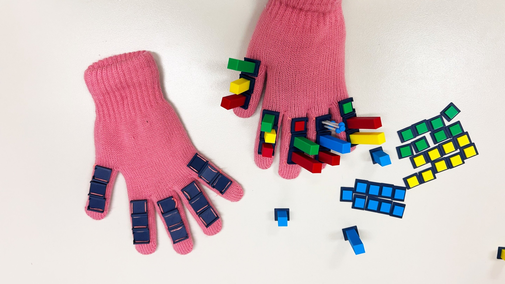 ThermoPhy glove uses micro-heating and 3D tokens for tactile data visualization