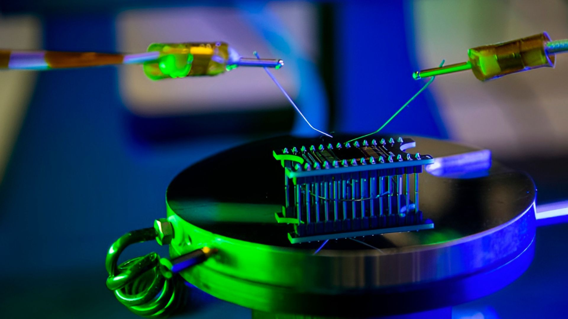 Tiny vision chip sees, processes, and stores data for next-gen autonomous systems