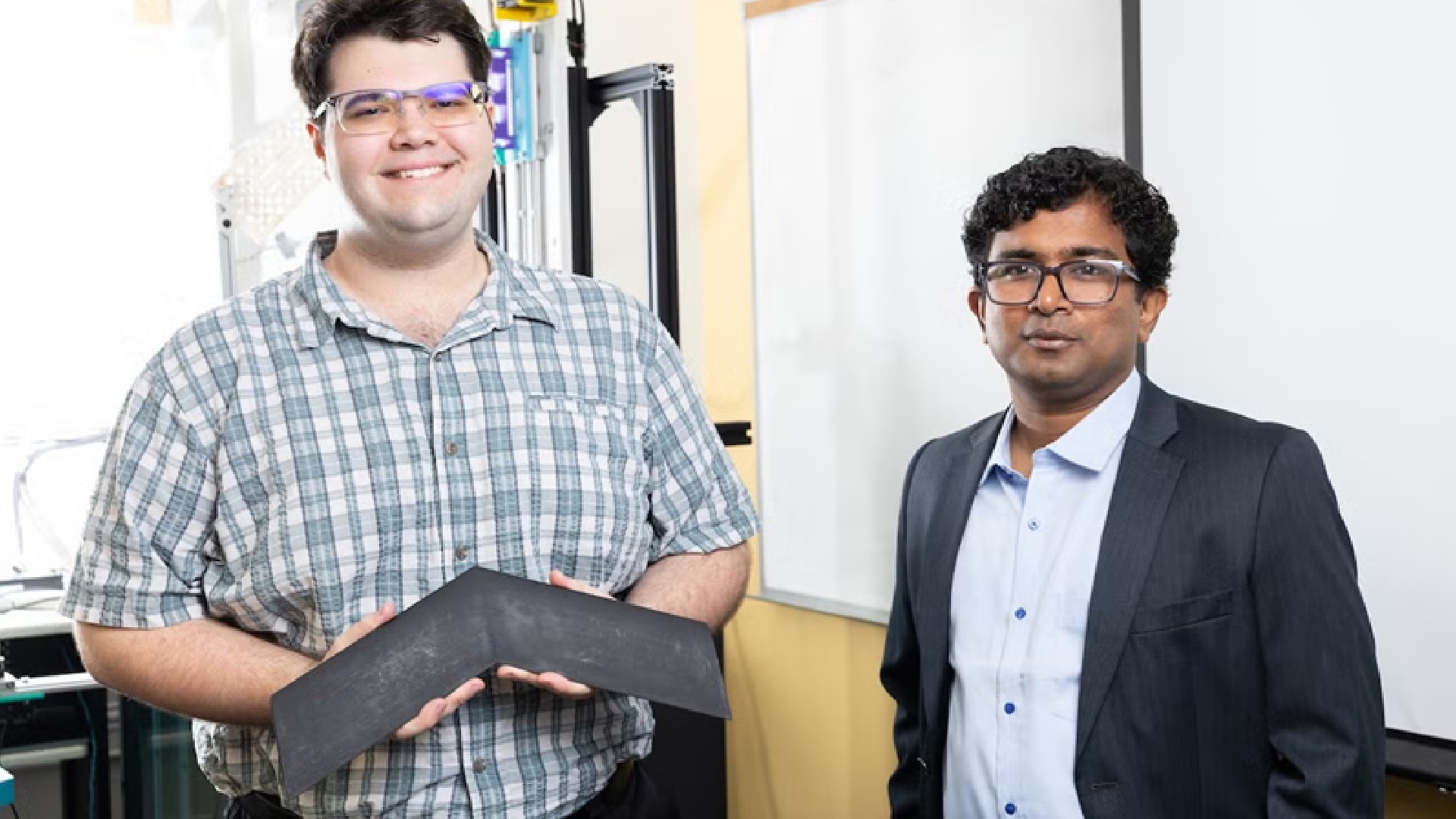 UCF engineers tackle water-to-air flight instability for amphibious drones