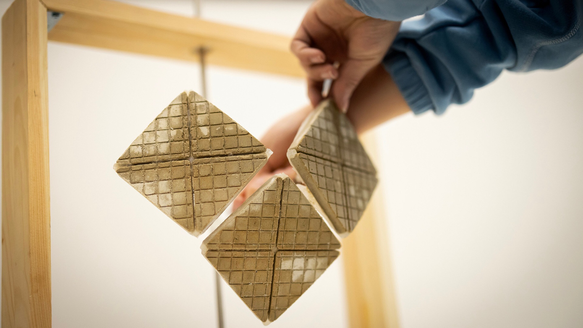Cement tiles inspired by elephant skin cool buildings by up to 36°F without electricity