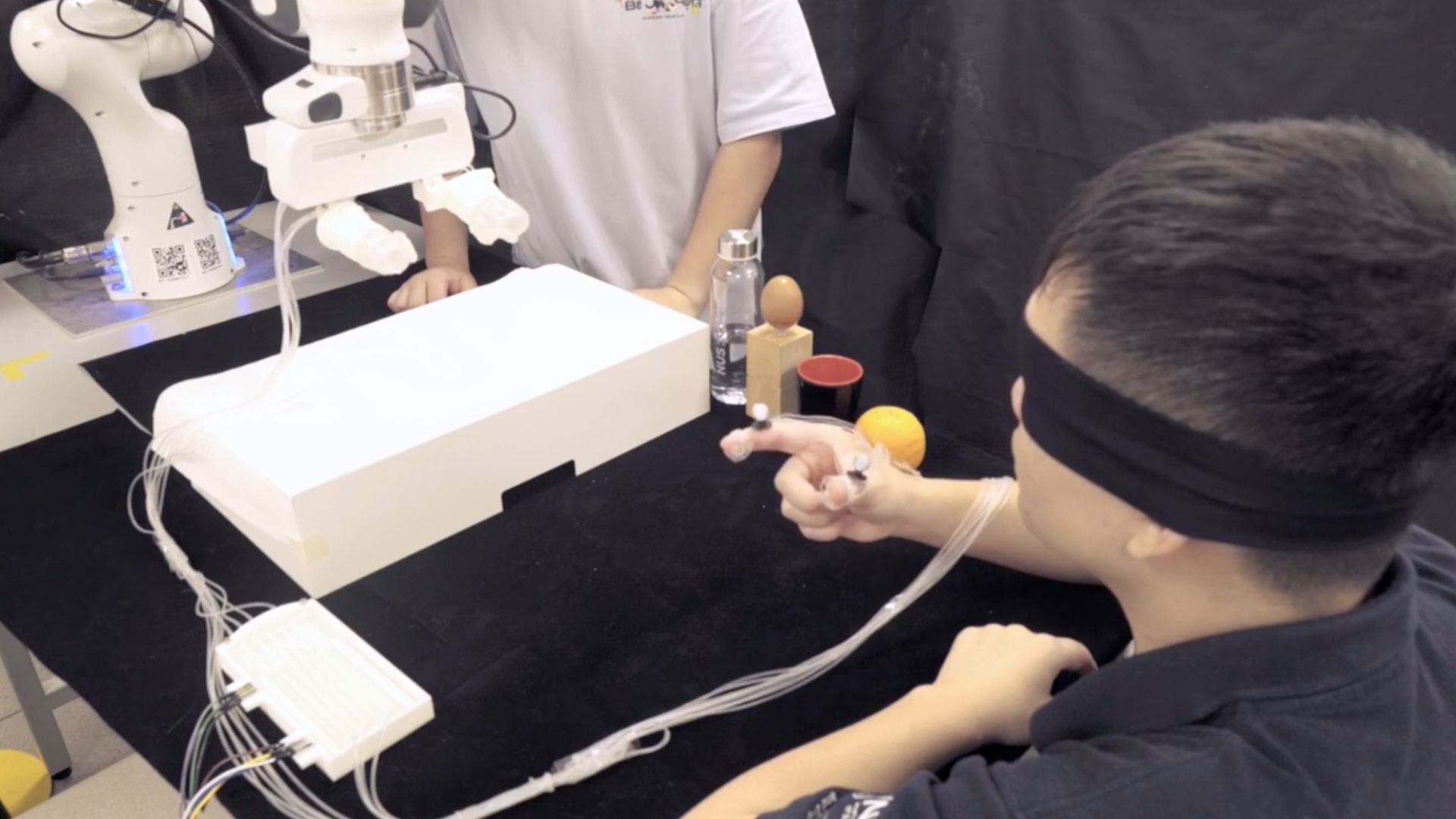 Electronics-free robotics could feel and react instantly with new soft sensors