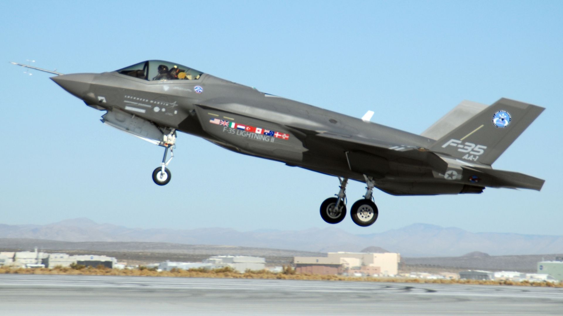 F-35 vs J-20: The biggest differences between American and Chinese stealth jets