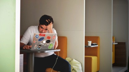 (g+) Doomjobbing: ITler in einer zermürbenden Bewerbungsspirale
