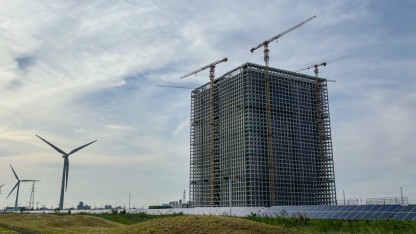 Hängender Beton: Gravitationsspeicher in China speichert 100 MWh