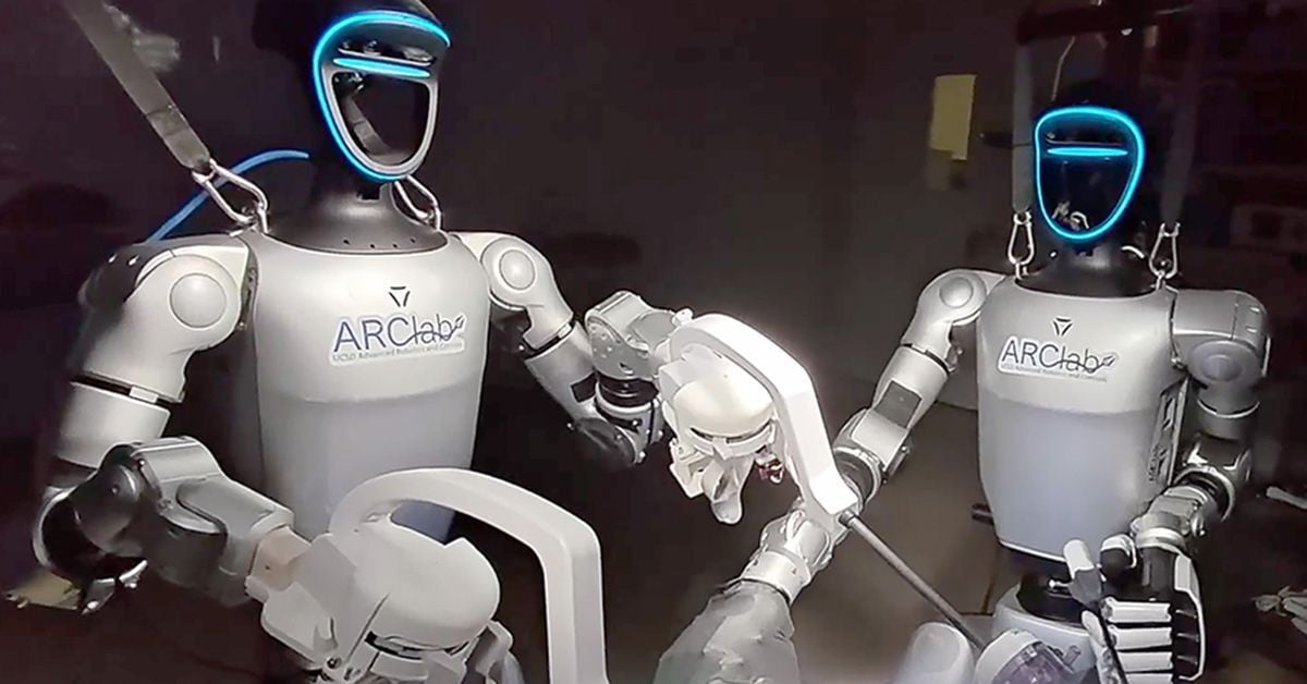 Humanoid robots just removed a gallbladder in a live surgery