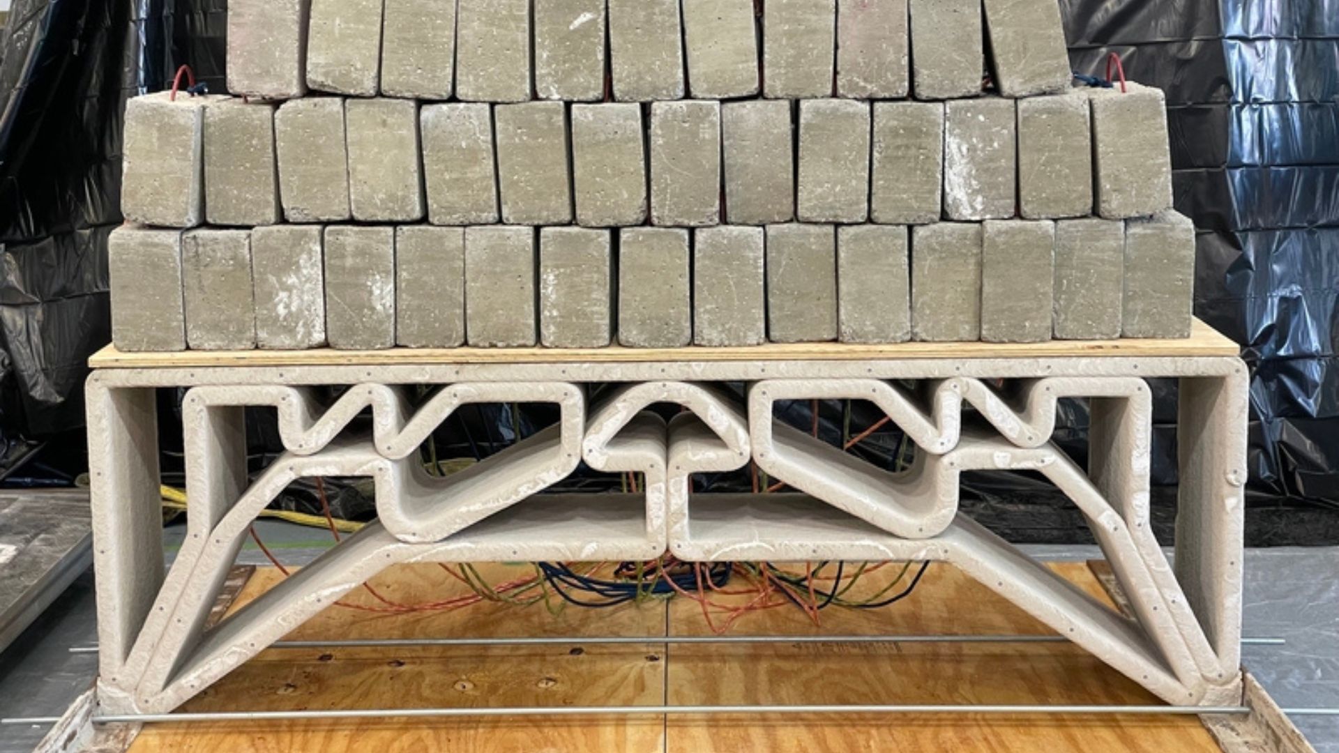 MIT: 3D-printed bridge carries over 2,000 pounds in tests, cuts concrete use by 76%