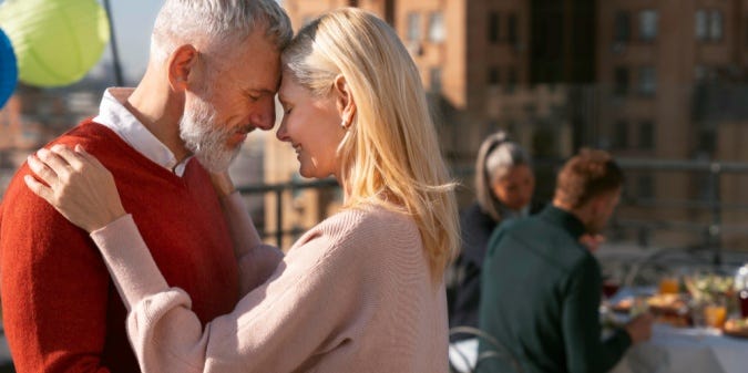 More Senior Singles Are Meeting Through Communities — And It Makes Sense