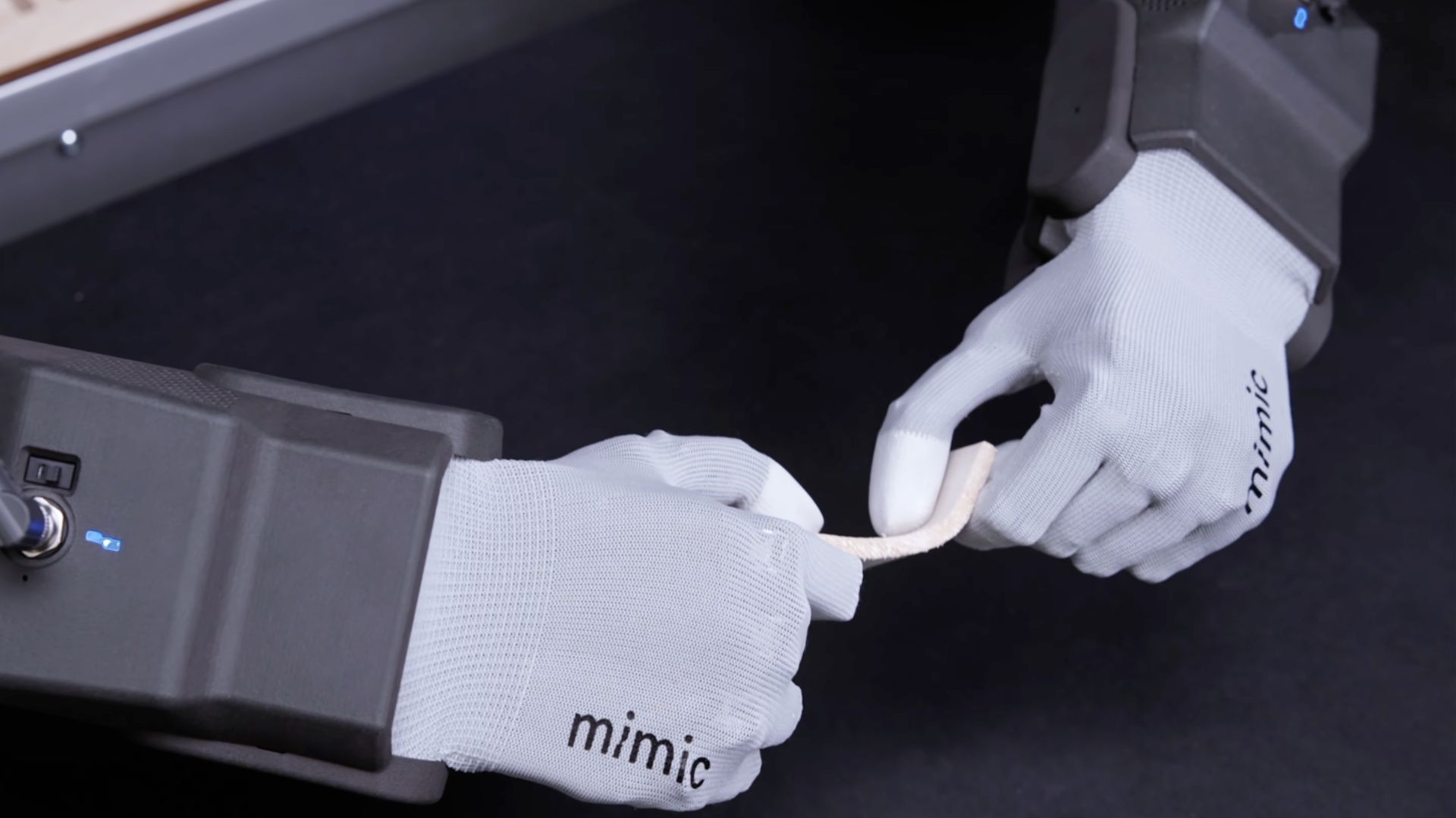 New robotic hand lifts 55 pounds while handling fragile items with human-like skill