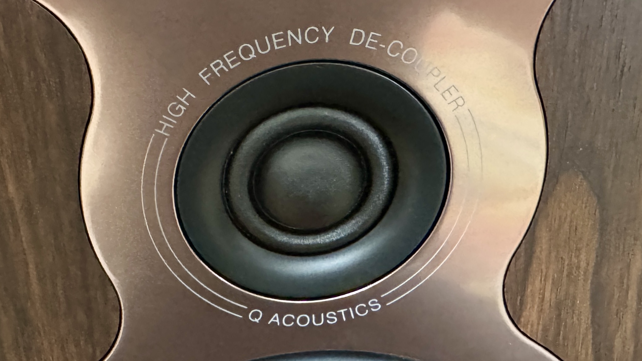 Q Acoustics’ handsome 3040c floorstanding speakers are cheaper than most rival bookshelf buys, and a thorough testing reveals a poised, clear, balanced listen