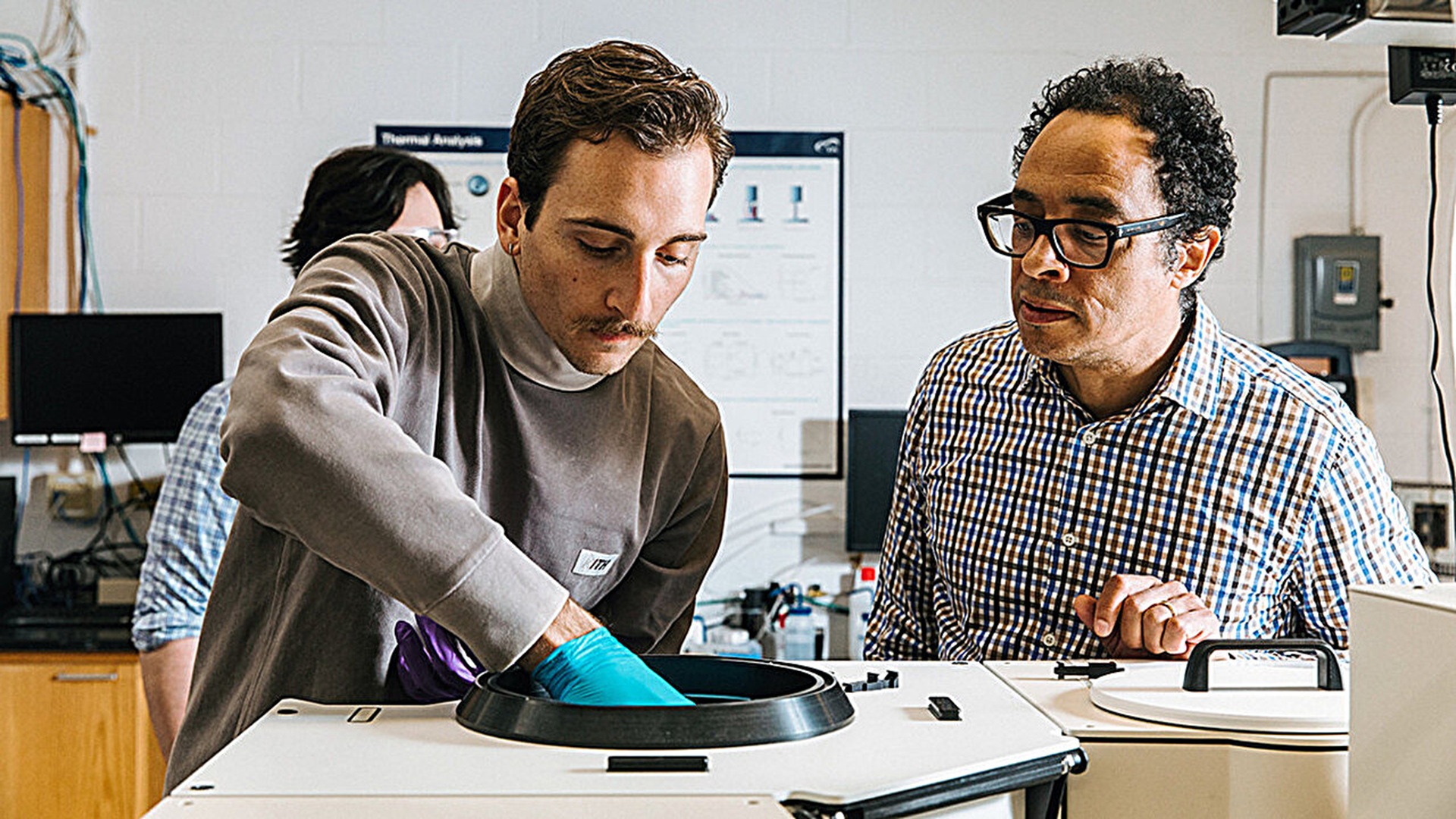 Researchers break a fundamental rule of optics using simple semiconductor nanoclusters