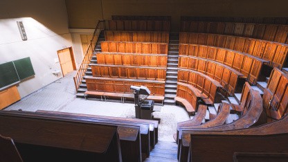 Schummeln mit ChatGPT: Präsenzprüfung offenbart KI-Betrug an Eliteuniversität