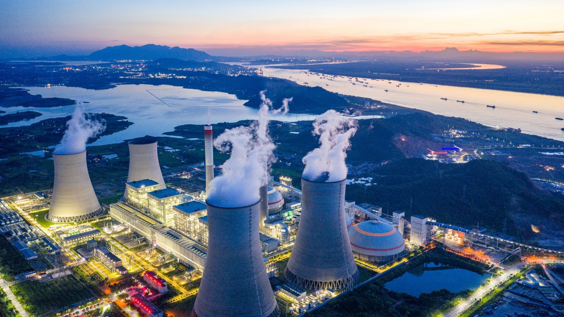 Scientists use ultrasound and imaging to inspect the nuclear power fleet in the US