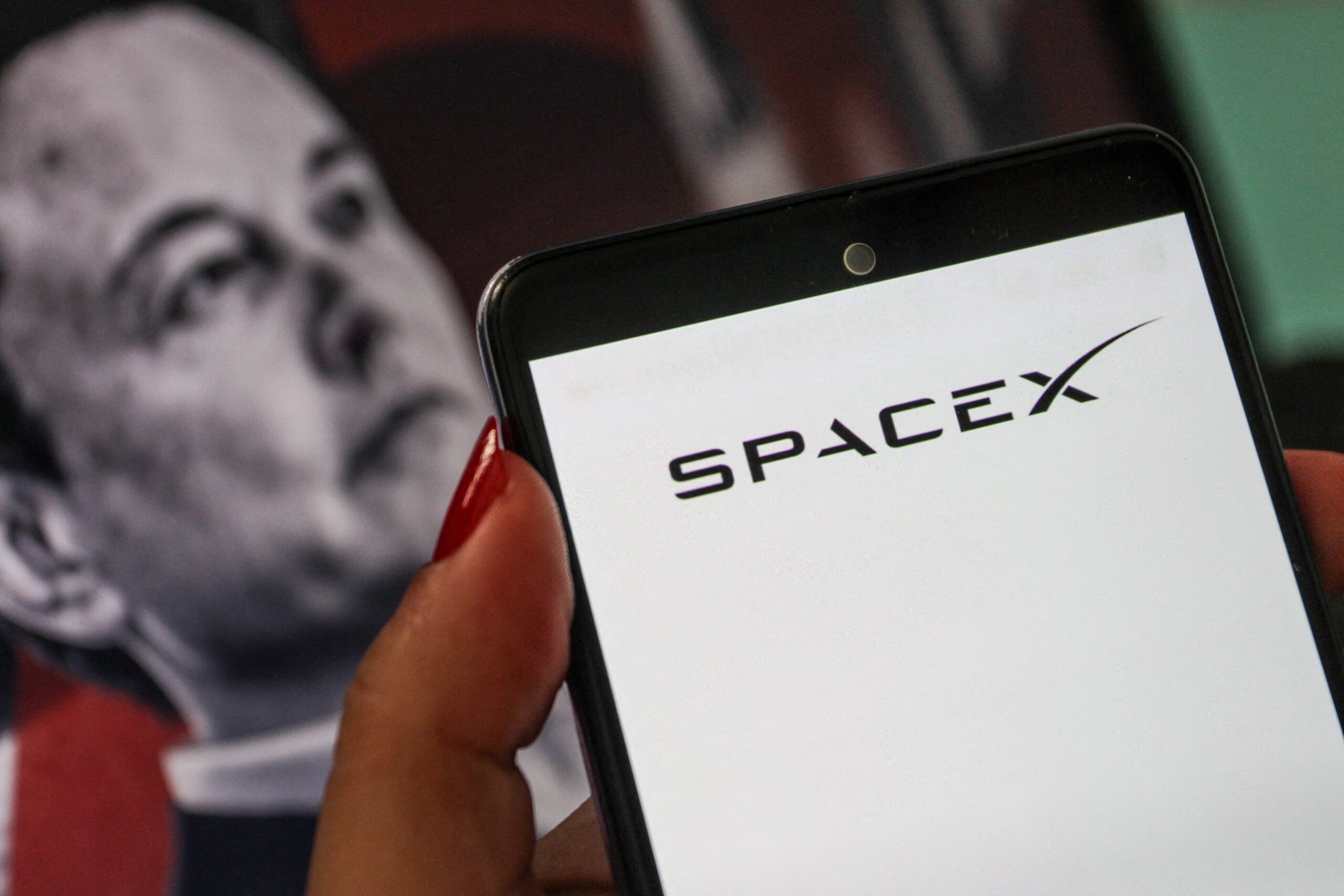 SpaceX stock slides for a week straight. What happens next?