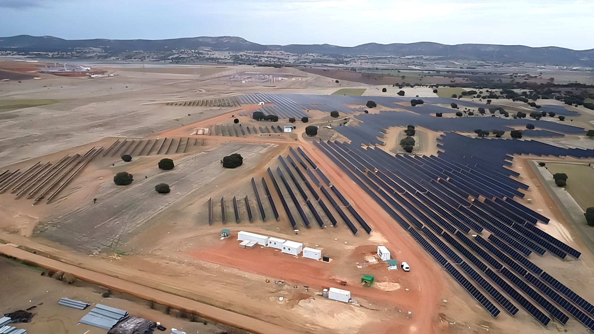 Tesla to buy entire output of 140 MW Texas solar project to meet rising energy needs