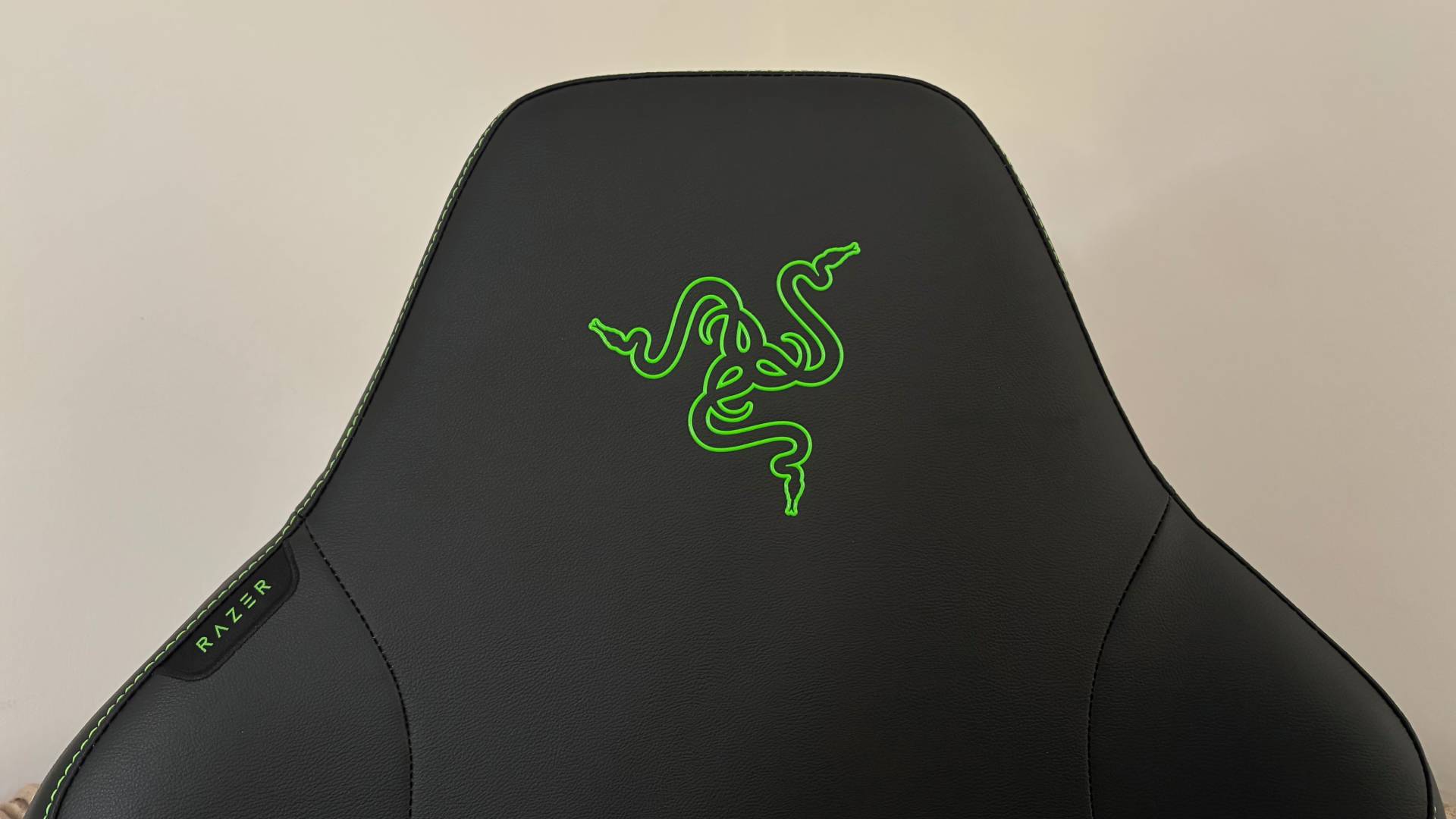 The Razer Iskur V2 NewGen gaming chair shows that for premium comfort you really do have to pay a premium price