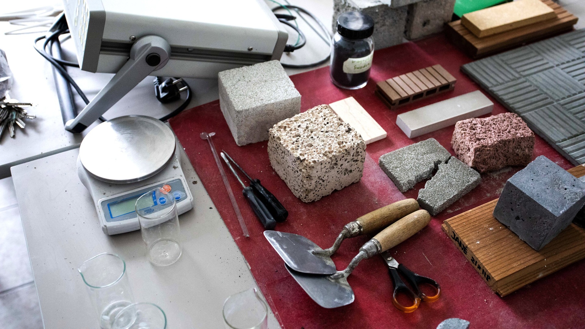 Waste-based geopolymer mortar stays strong at 1,472°F and gets stronger when reheated