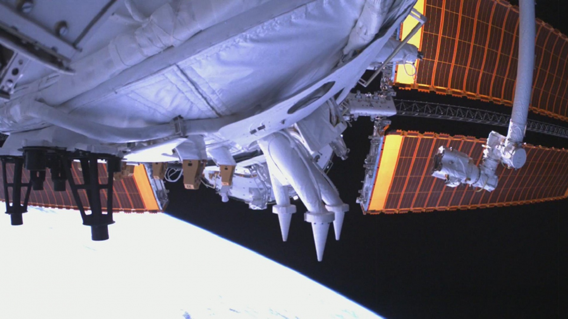 World’s first: China completes 400V space power test aboard Tianzhou-10 for moon landing