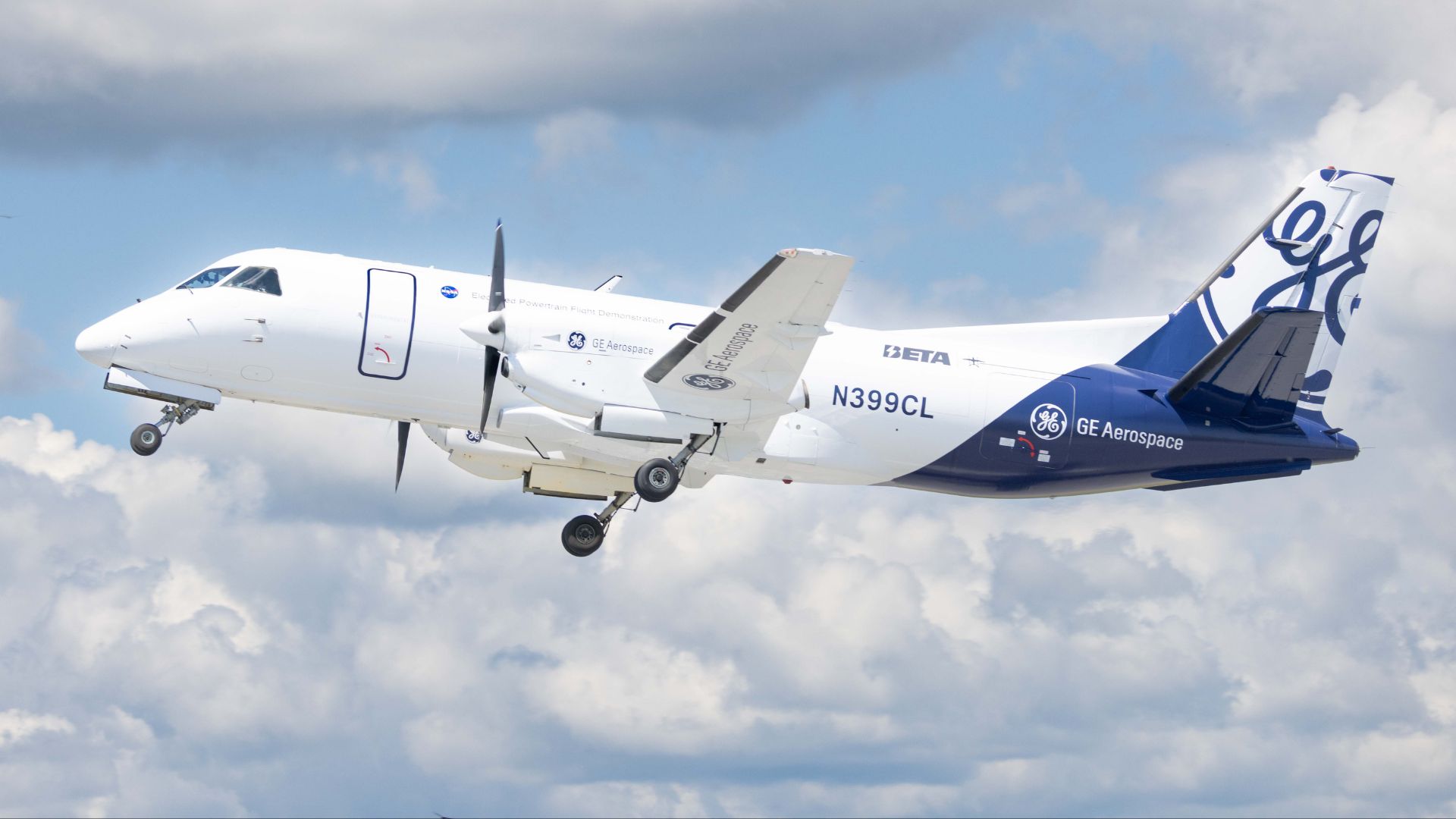 World’s first hybrid-electric flight above 30,000 feet sets new aviation record